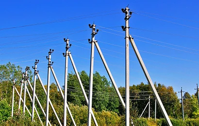 Встановлення опор ліній електропередач в Донецькій області